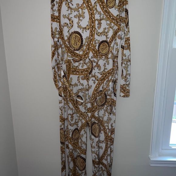 Forever 21 plus size jumpsuit - Picture 3 of 4